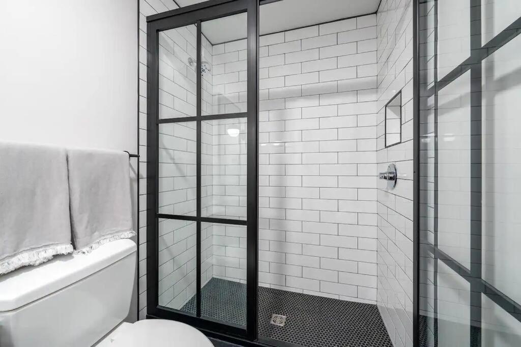Apartment Mercantile Industrial Loft! *